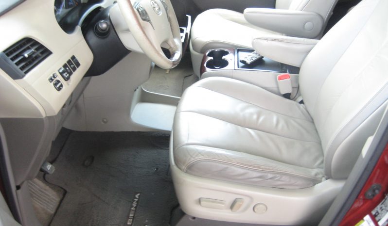 2011 Toyota Sienna Limited AWD full