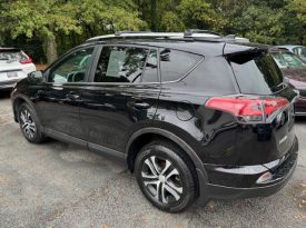2017 Toyota Rav 4 LE (Black)