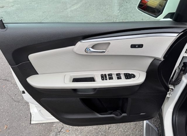 2012 Chevrolet Traverse LTZ AWD (White) full