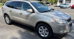 2012 Chevrolet Traverse LT AWD (Gold)
