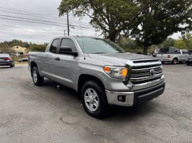 2016 Toyota Tundra SR5 (Silver)