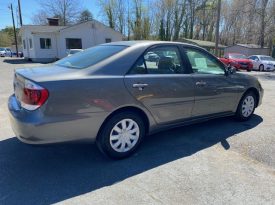 2005 Toyota Camry LE (Charcoal)