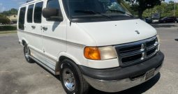 2000 Dodge Ram Van (White)