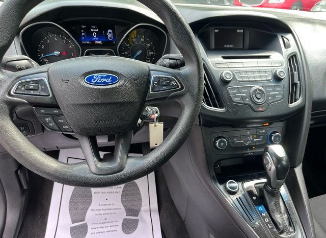 2016 Ford Focus SE (White) full