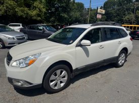 2011 Subaru Outback Limited (White)