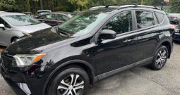 2017 Toyota Rav 4 LE (Black)