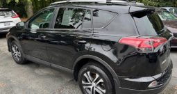 2017 Toyota Rav 4 LE (Black)