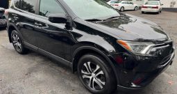 2017 Toyota Rav 4 LE (Black)