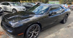 2018 Dodge Challenger SXT Plus (Black)