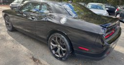 2018 Dodge Challenger SXT Plus (Black)