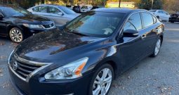 2013 Nissan Altima SE (Dark Blue)