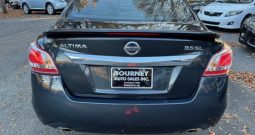 2013 Nissan Altima SE (Dark Blue)