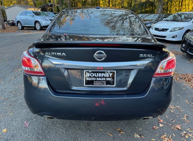 2013 Nissan Altima SE (Dark Blue)