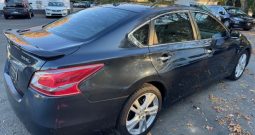 2013 Nissan Altima SE (Dark Blue)
