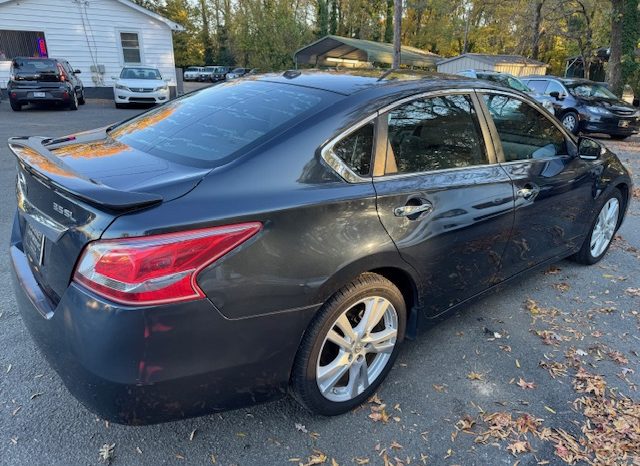 2013 Nissan Altima SE (Dark Blue)