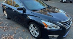 2013 Nissan Altima SE (Dark Blue)