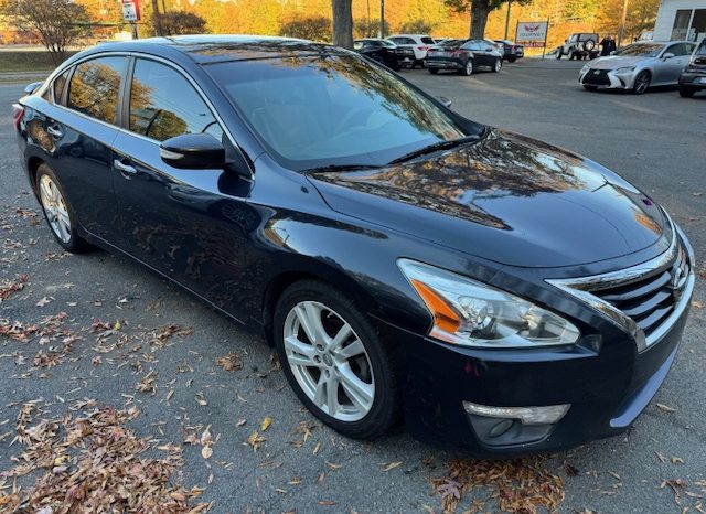 2013 Nissan Altima SE (Dark Blue)