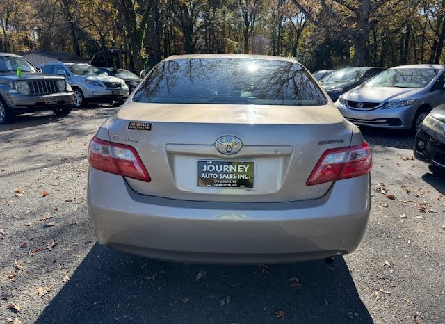 2009 Toyota Camry LE (Beige)