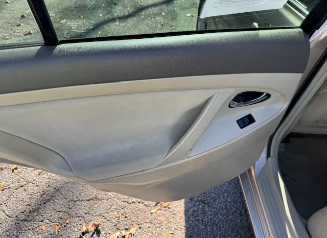 2009 Toyota Camry LE (Beige)