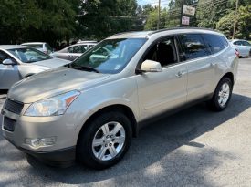 2012 Chevrolet Traverse LT AWD (Gold)